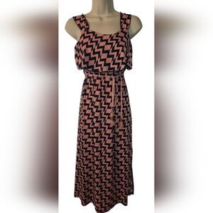 Three Hearts Chevron Midi Dress in Black and Pink